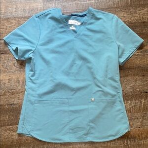 Fabletics two pocket scrub top